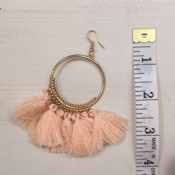 New peach tassel earrings - Picture 6 of 6